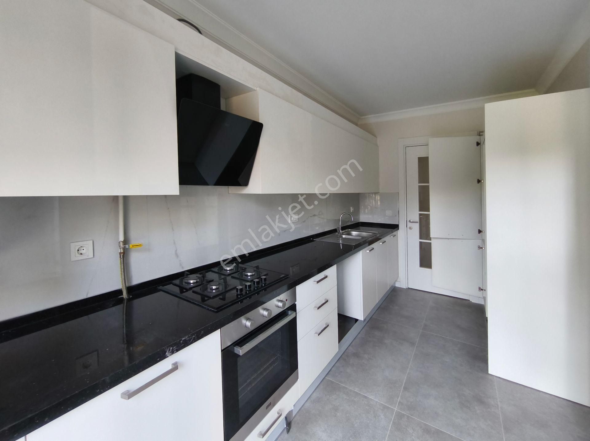 Koşuyolu, Validebağ Korusu Ve Park Manzaralı, İskanlı Yeni Bina, Ebeveyn Banyolu 3+1 - Görsel 22