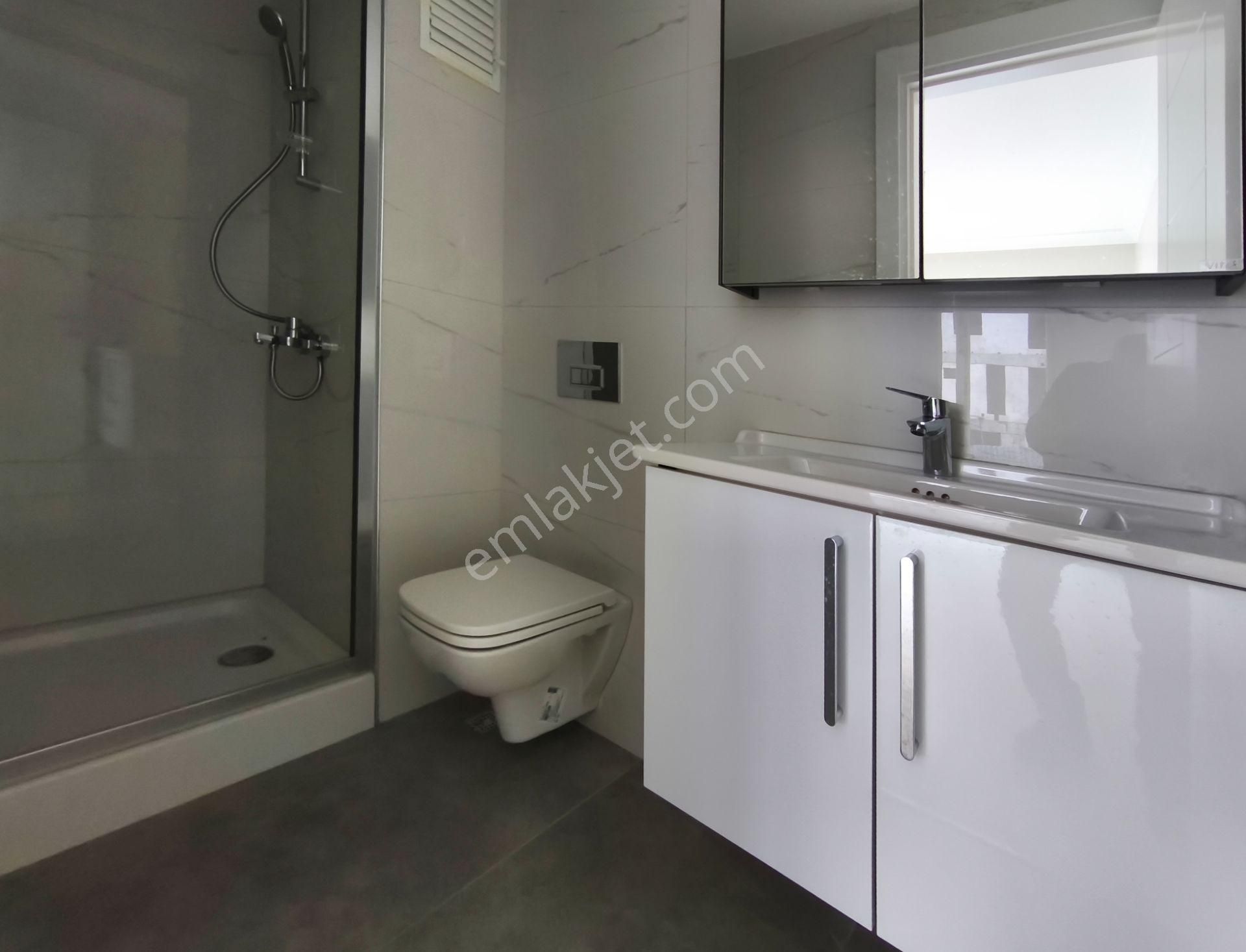 Koşuyolu, Validebağ Korusu Ve Park Manzaralı, İskanlı Yeni Bina, Ebeveyn Banyolu 3+1 - Görsel 8