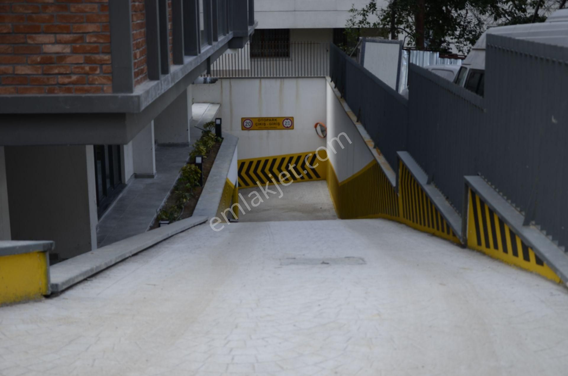 Koşuyolu, Validebağ Korusu Ve Park Manzaralı, İskanlı Yeni Bina, Ebeveyn Banyolu 3+1 - Görsel 3