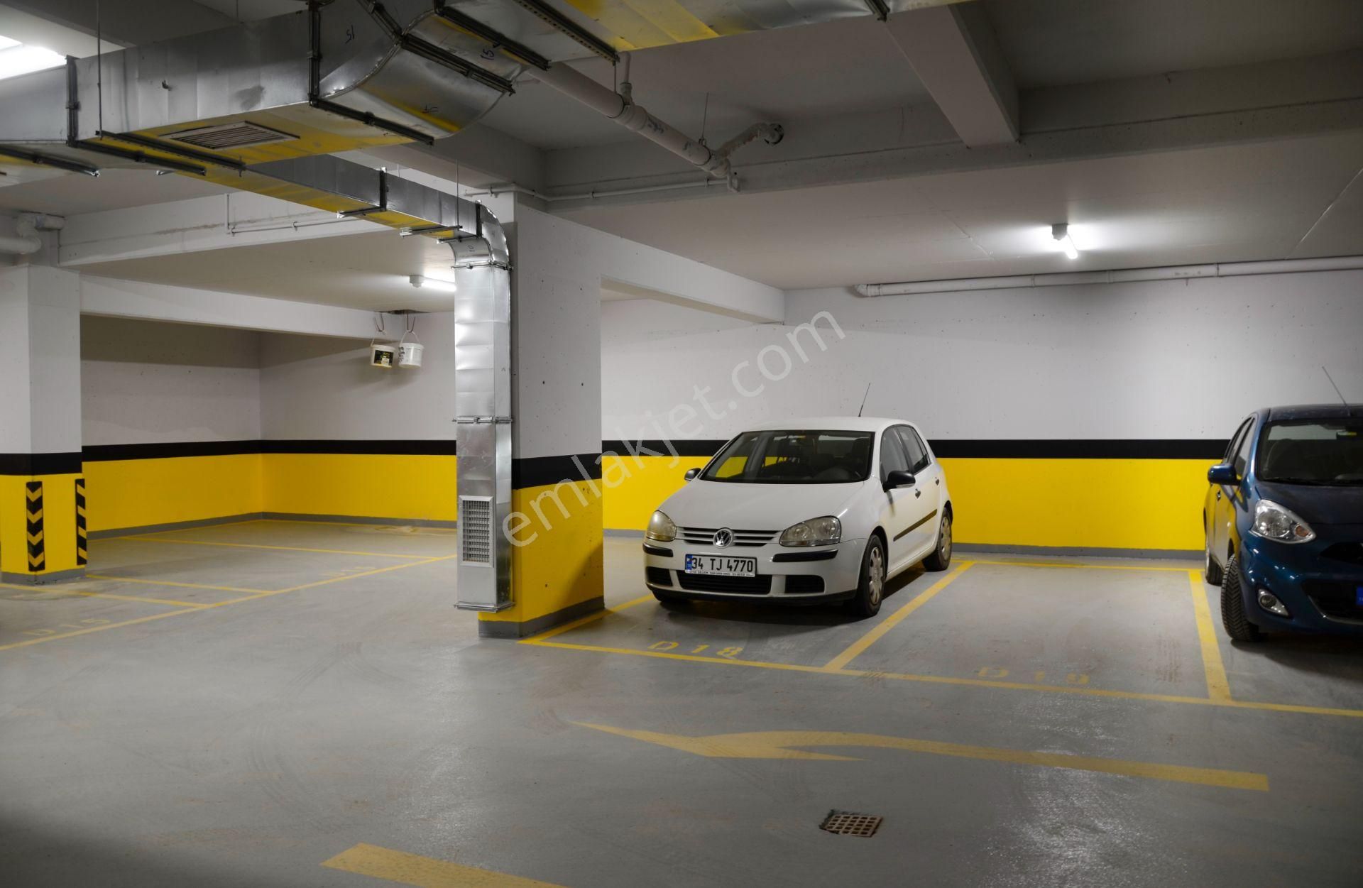 Koşuyolu, Validebağ Korusu Ve Park Manzaralı, İskanlı Yeni Bina, Ebeveyn Banyolu 3+1 - Görsel 2