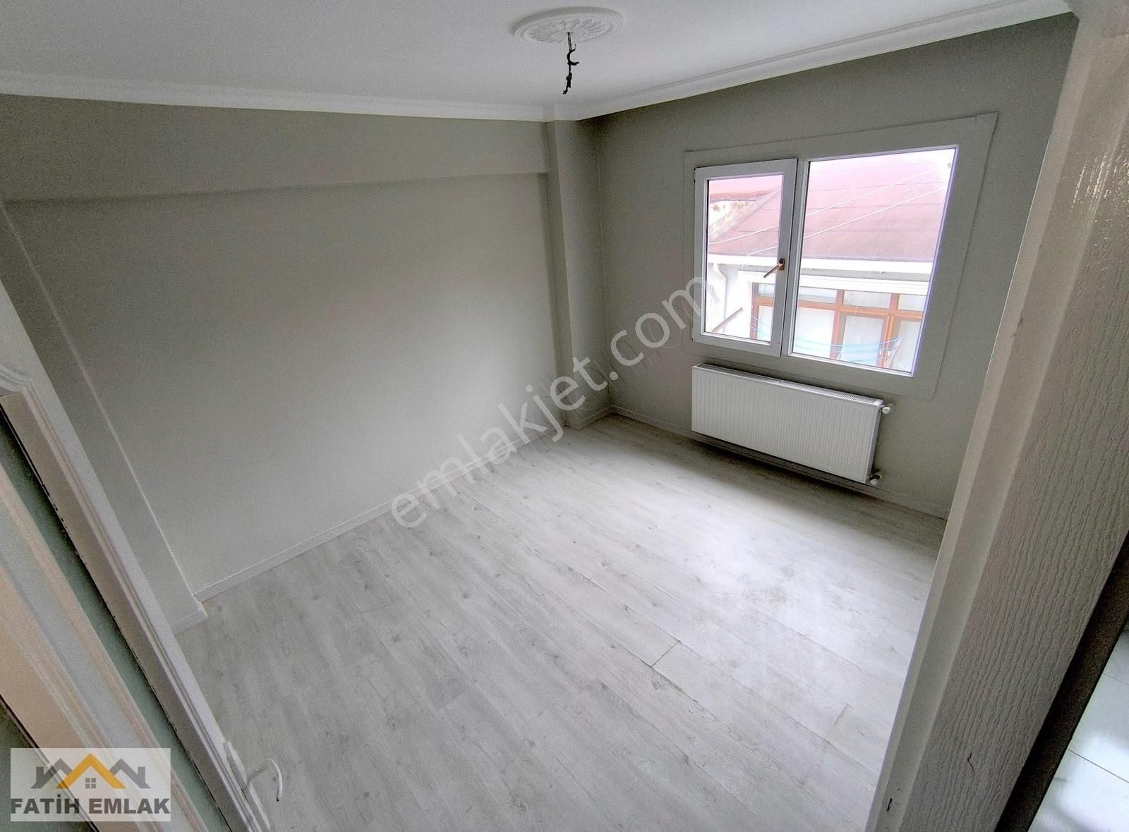 Üsküdar Valide-i Atik Marmaraya Yakın Kiralık Daire Üsküdar Valide Atikte 3.ara Kat 2+1 70m2 Kiralık Konut
