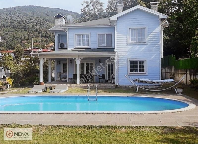 Sapanca Kurtköy Fatih Satılık Villa Sapanca 1000m2 Arsaya Sahip Dubleks Çift Havuzlu 4+1 Lüks Villa