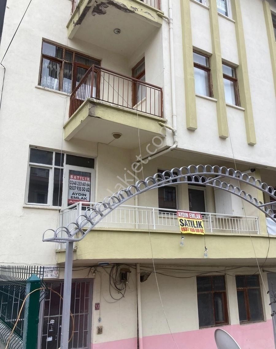 Burdur Merkez Bahçelievler Satılık Daire Burdur Merkez Bahçelievler De ( Kütüphane Karşısı) Satılık Ara Kat 2+1 Daire