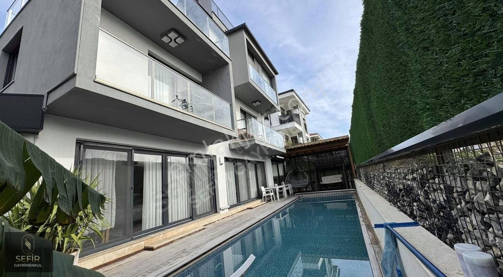 İzmir Seferihisar Kiralık Villa Sefir Gayrimenkul'den Ultra Lüks Eşyalı Müstakil Havuzlu Villa