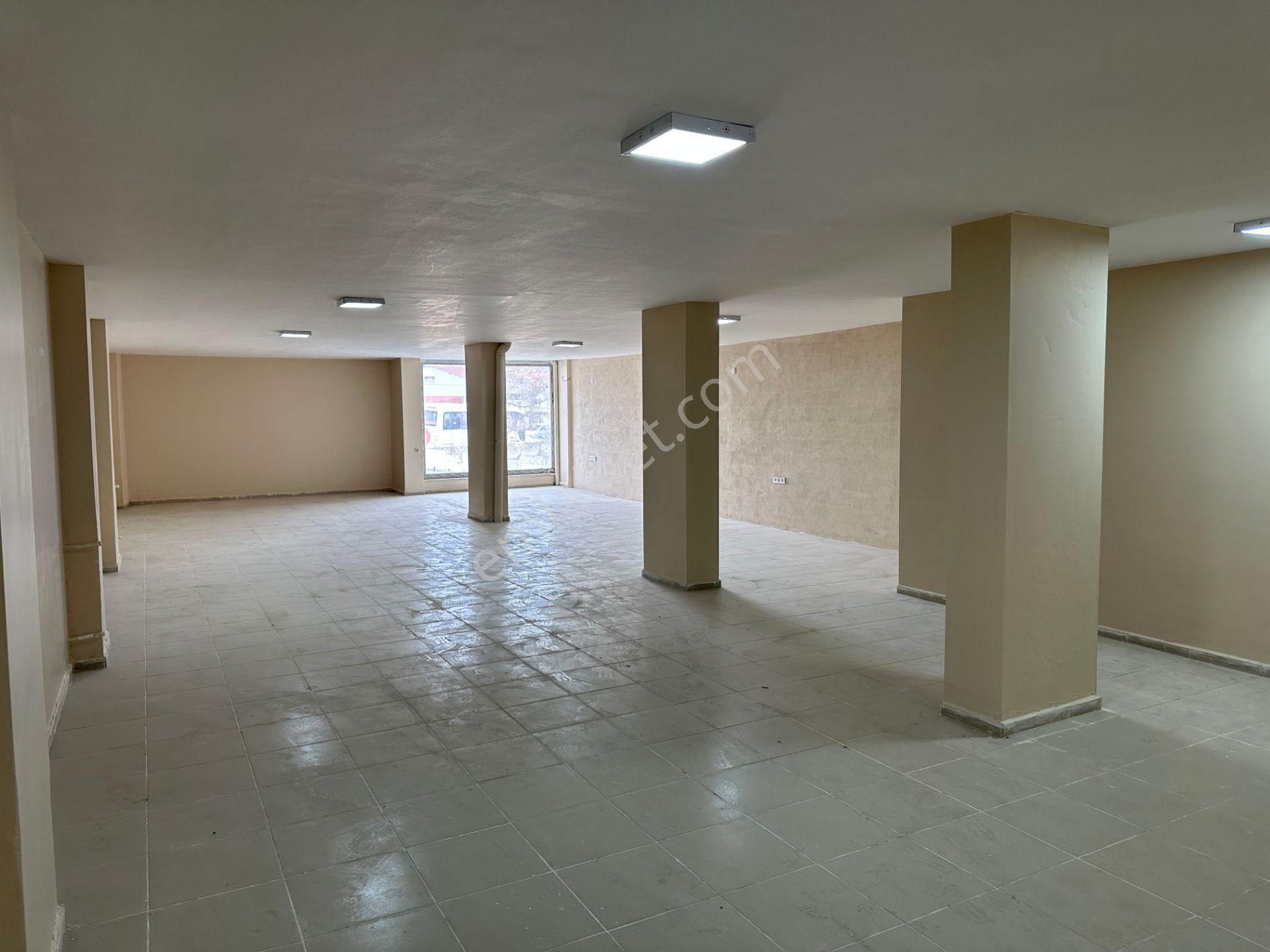 Tatlılar Gayrimenkul'den Saray İstanbul Cad. Kıyıköy Yolu Üzerinde 3 Katlı 400m2 İş Yeri - Görsel 23