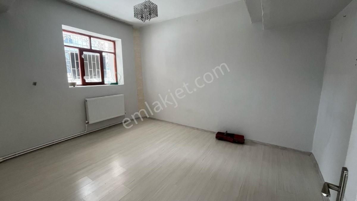 Anadolu Emlaktan Çarşı Merkezde 2+1 Geniş Satılık Daire - Görsel 3