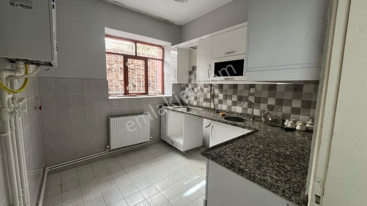 Anadolu Emlaktan Çarşı Merkezde 2+1 Geniş Satılık Daire - Görsel 4