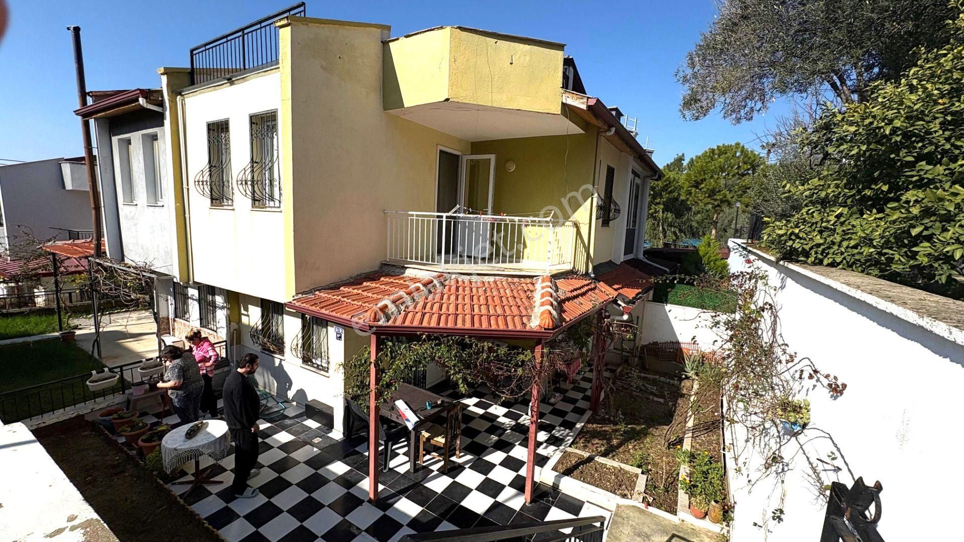 Kuşadası Soğucak Satılık Yazlık Kuşadası Soğucakta 3+1 Eşyalı , Deniz Manzaralı Villa