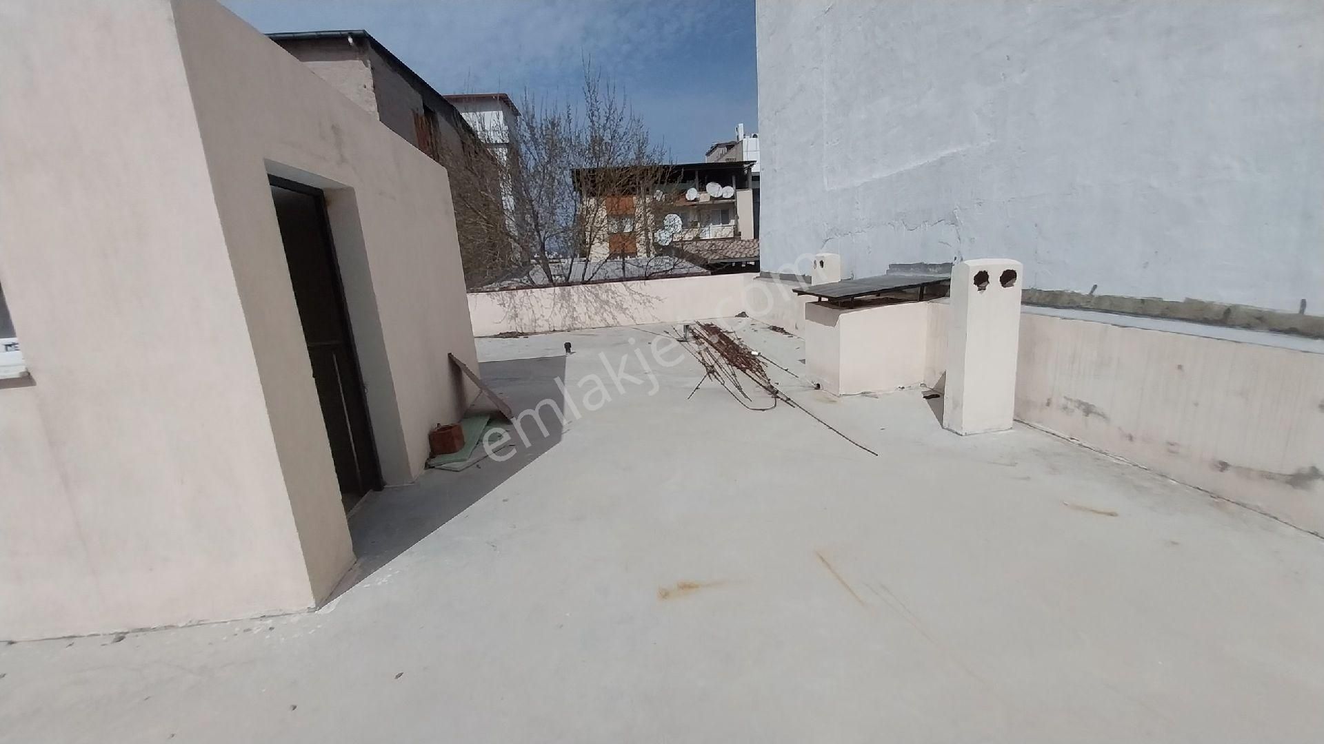 Buca Göksü Mahallesinde Satılık Sıfır Mustakil Bina - Görsel 23