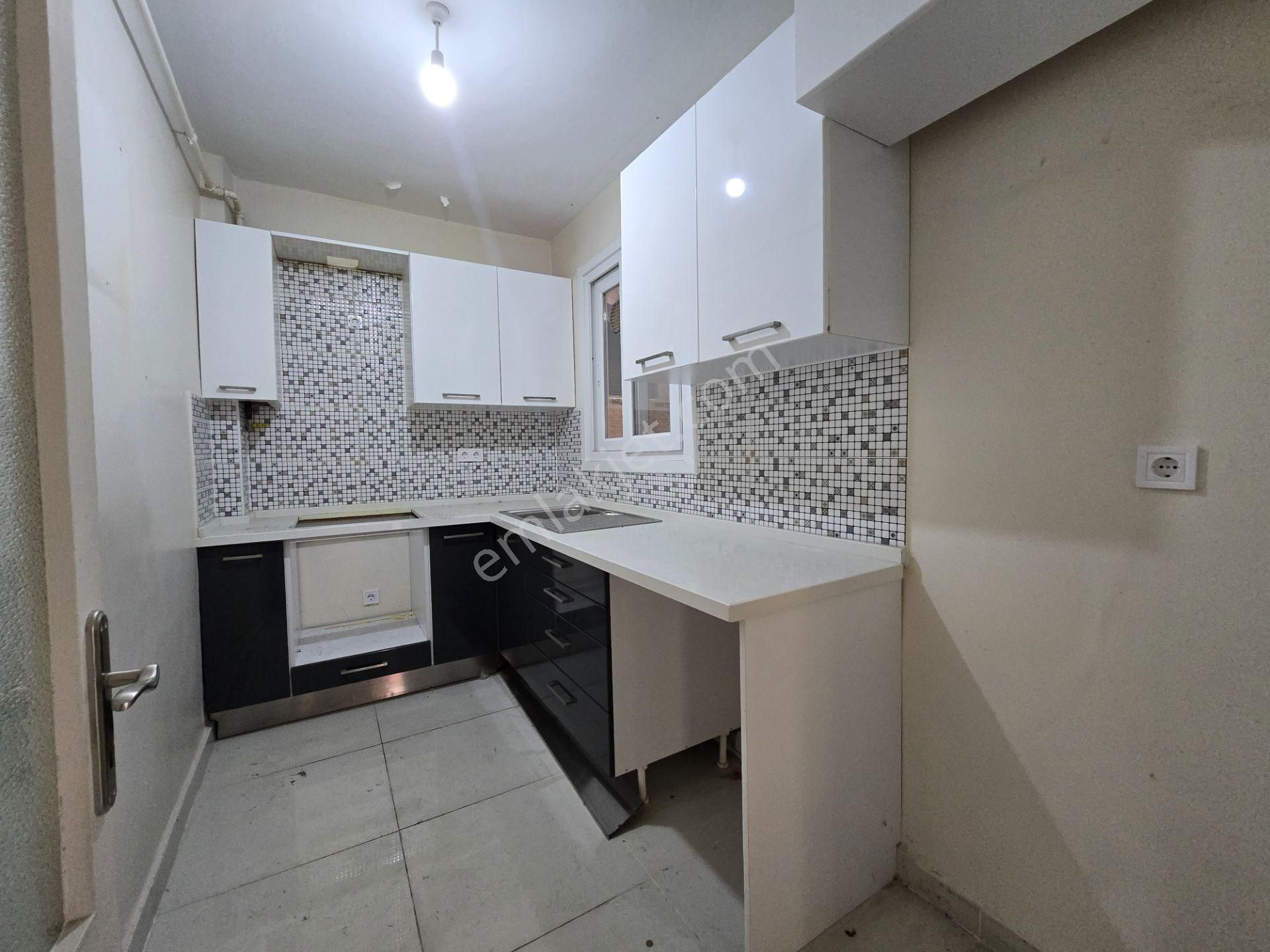 Bakırköy Zeytinlik Satılık Daire Bakırköy İdo Karşısı Satılık 3+1 Boş 115 M2 Daire