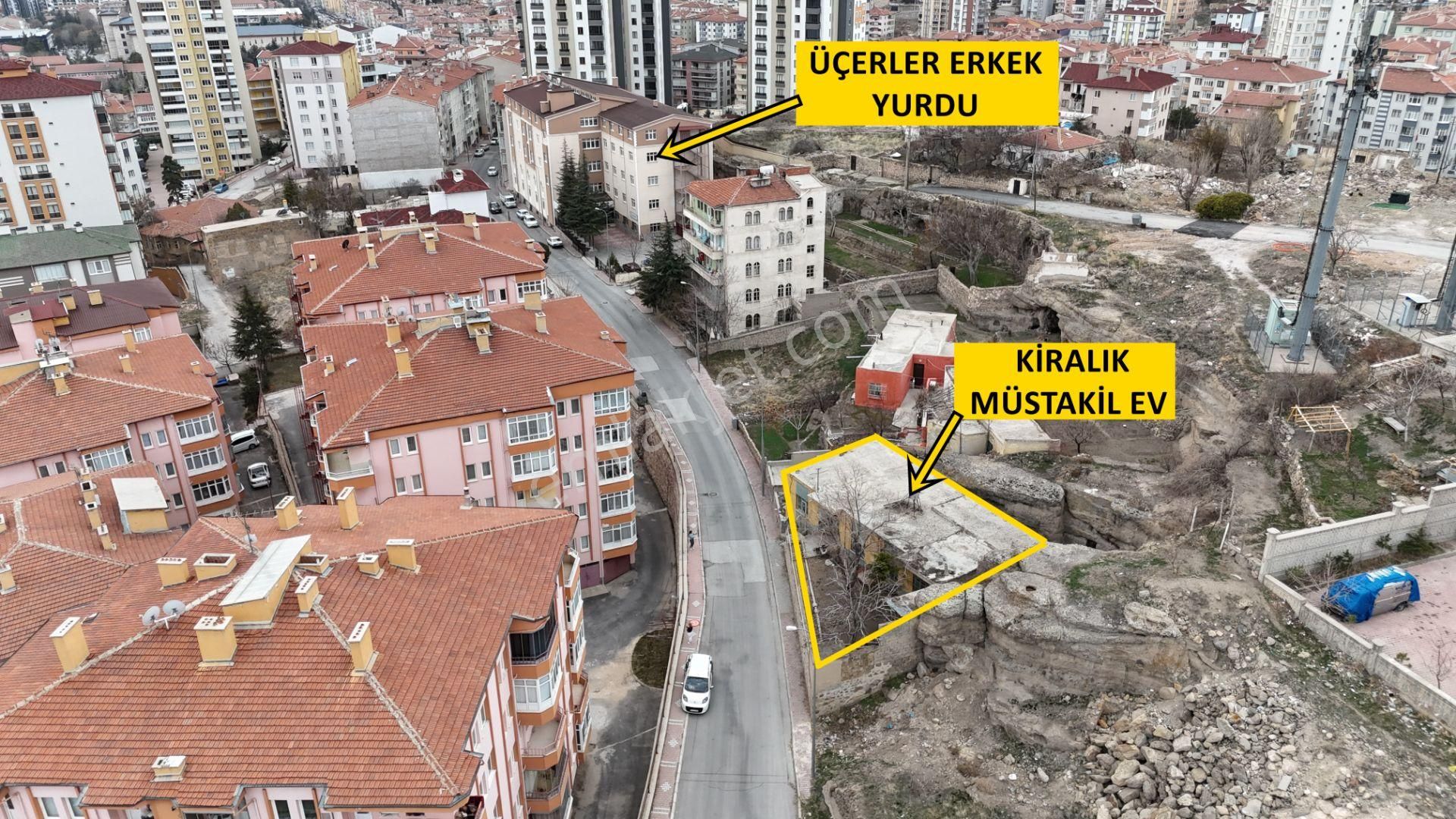 Niğde Merkez Şehitler Kiralık Daire E.gökal Şehitler Mah.2+1 Bahçeli Müstakil Eşyalı Kiralık Ev !!!!