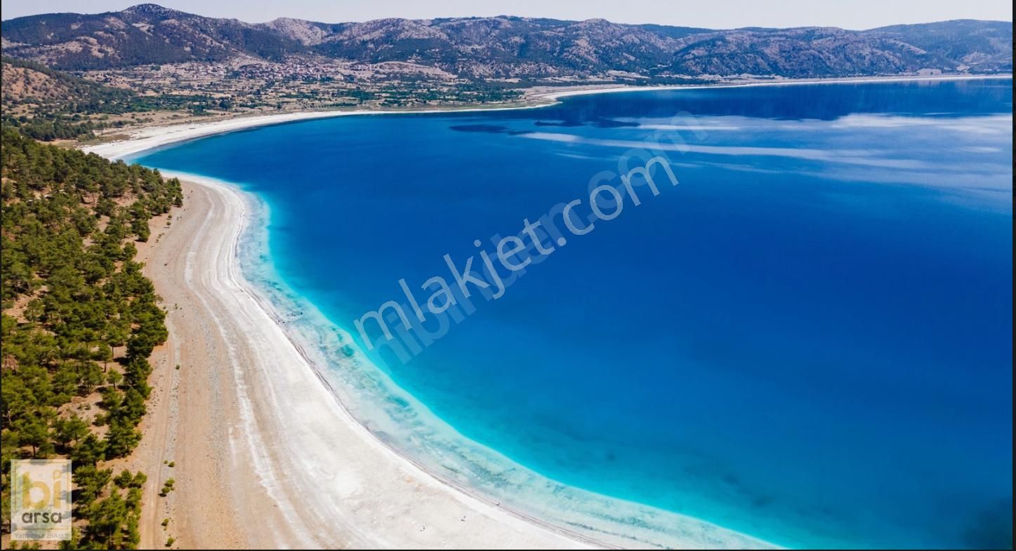 Türkiye'nin Maldivleri Yeşilova'da 3.071 M² Yolu Mevcut Tarla
