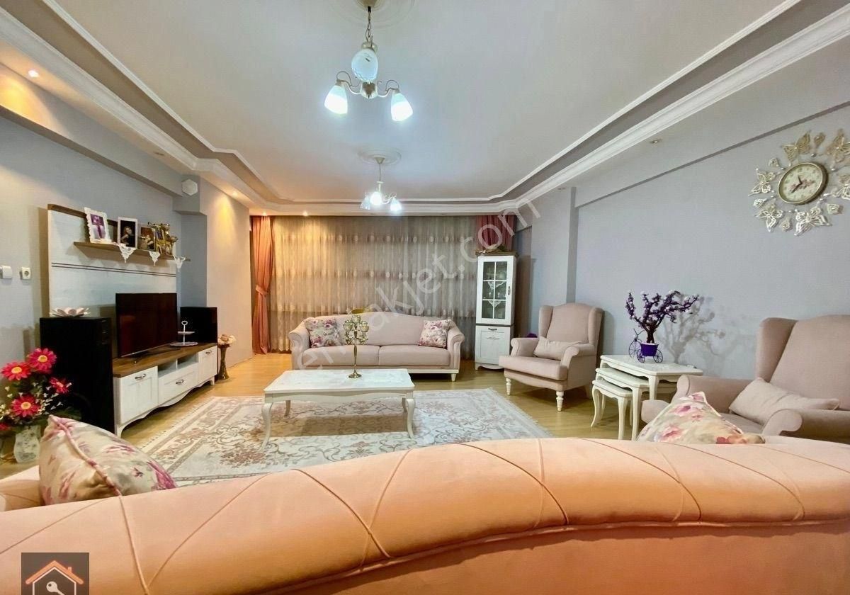 Günay Emlak'tan Torbalı Merkezde 4+1 200 M2 Asansörlü Satılık Arakat - Görsel 19