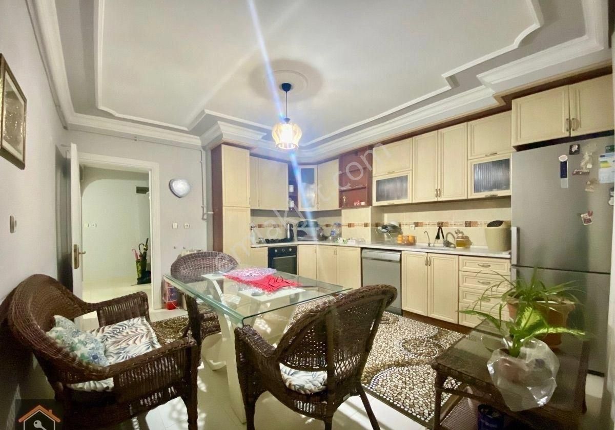 Günay Emlak'tan Torbalı Merkezde 4+1 200 M2 Asansörlü Satılık Arakat - Görsel 3