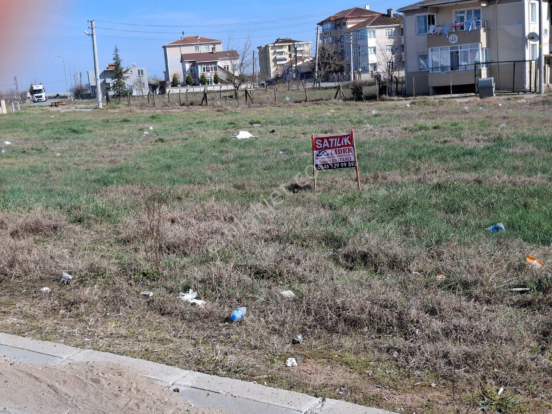 Muratlı İstiklal Kurtpınar Satılık Konut İmarlı Tekirdağ Muratlı İstiklal Mah.'de Yol Boyu %40 İmar Durumu Olan ( 350 ) M2'lik Arsa Satılıktır.