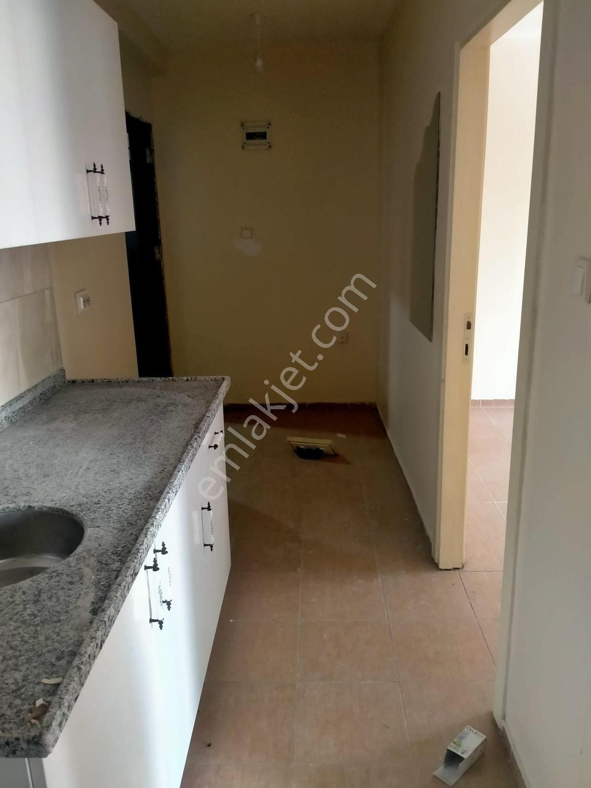 Mersin Akdeniz Barış Mah.kiralık 1+1 Daire - Görsel 7