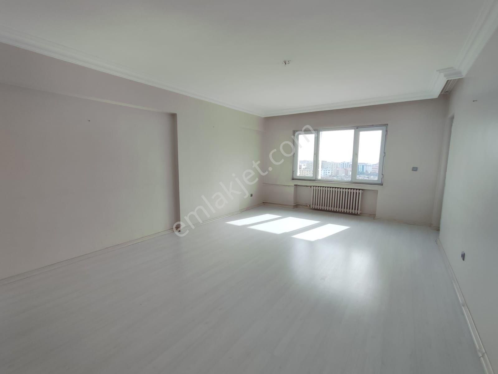 Ataşehir İçerenköy Kiralık Daire Aren Emlak | Bostancı Metro Yanı Site İçerisinde Harika Konum 3+1 Kiralık Daire Deniz Manzaralı