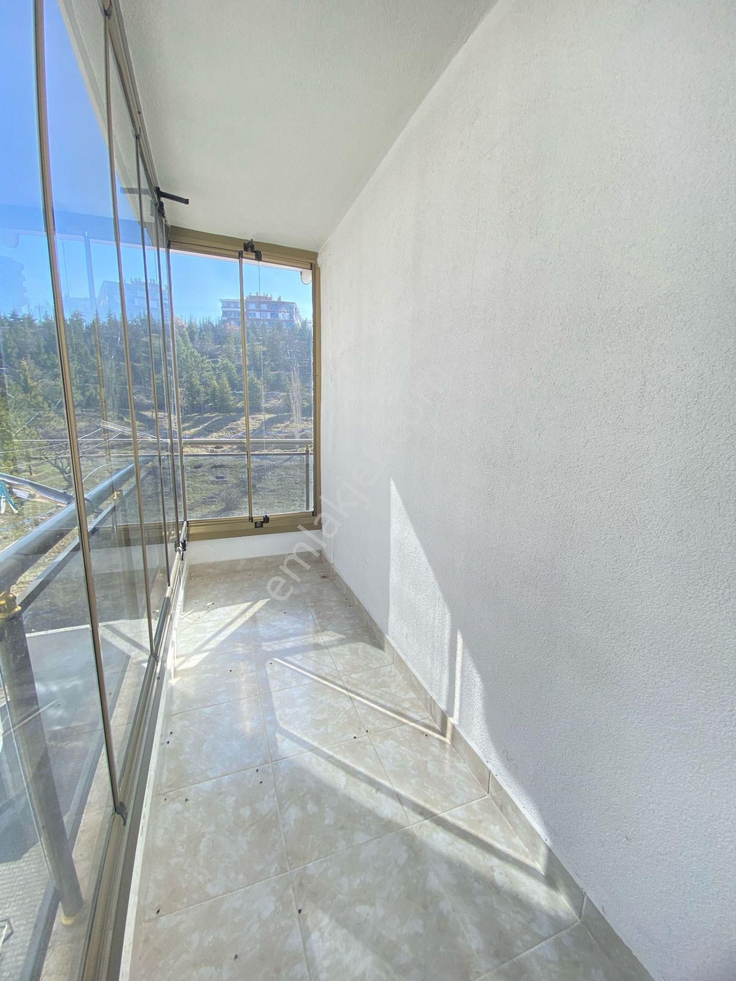 Karakaya'da Botanik Park Manzaralı 3+1 Daire - Görsel 15