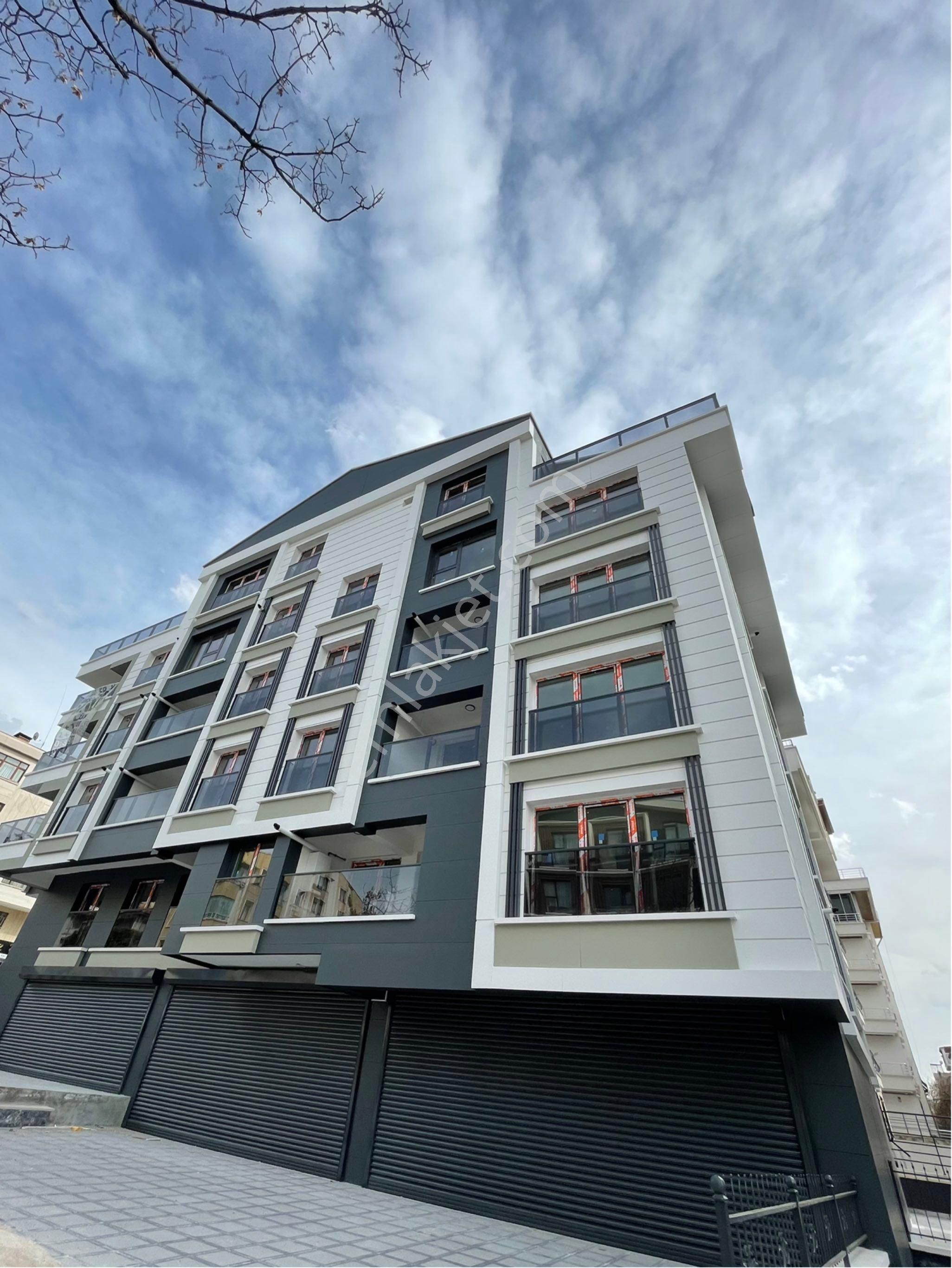 Çankaya Emek Satılık Daire Emek Metro Yakını Arakat Balkon-ön Cephe 2+1 Sıfır Satılık Daire