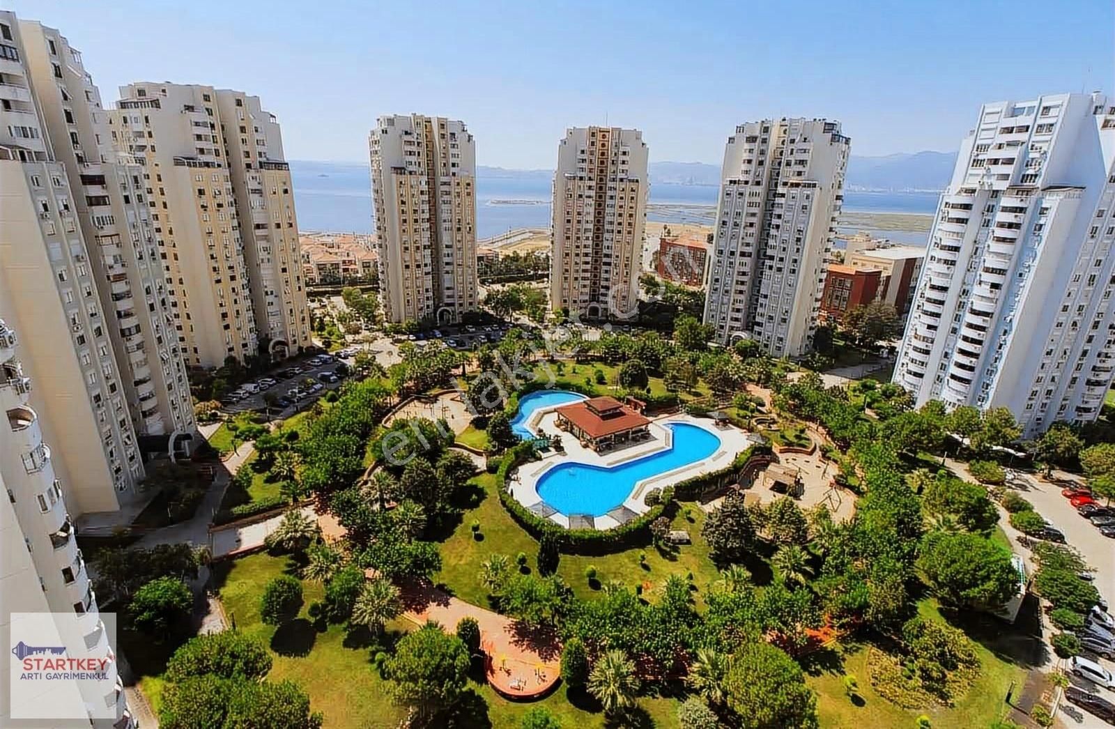 Karşıyaka Mavişehir Satılık Daire Mavişehir Albatros Sitesinde 4+1 Deniz Manzaralı Satılık Daire