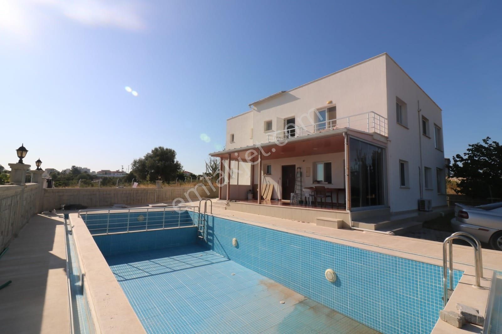 Didim Ak Yeniköy Satılık Villa Didim, Seyrantepe'de, Göl Manzaralı, Tam Müstakil, Havuzlu 5+1 Villa