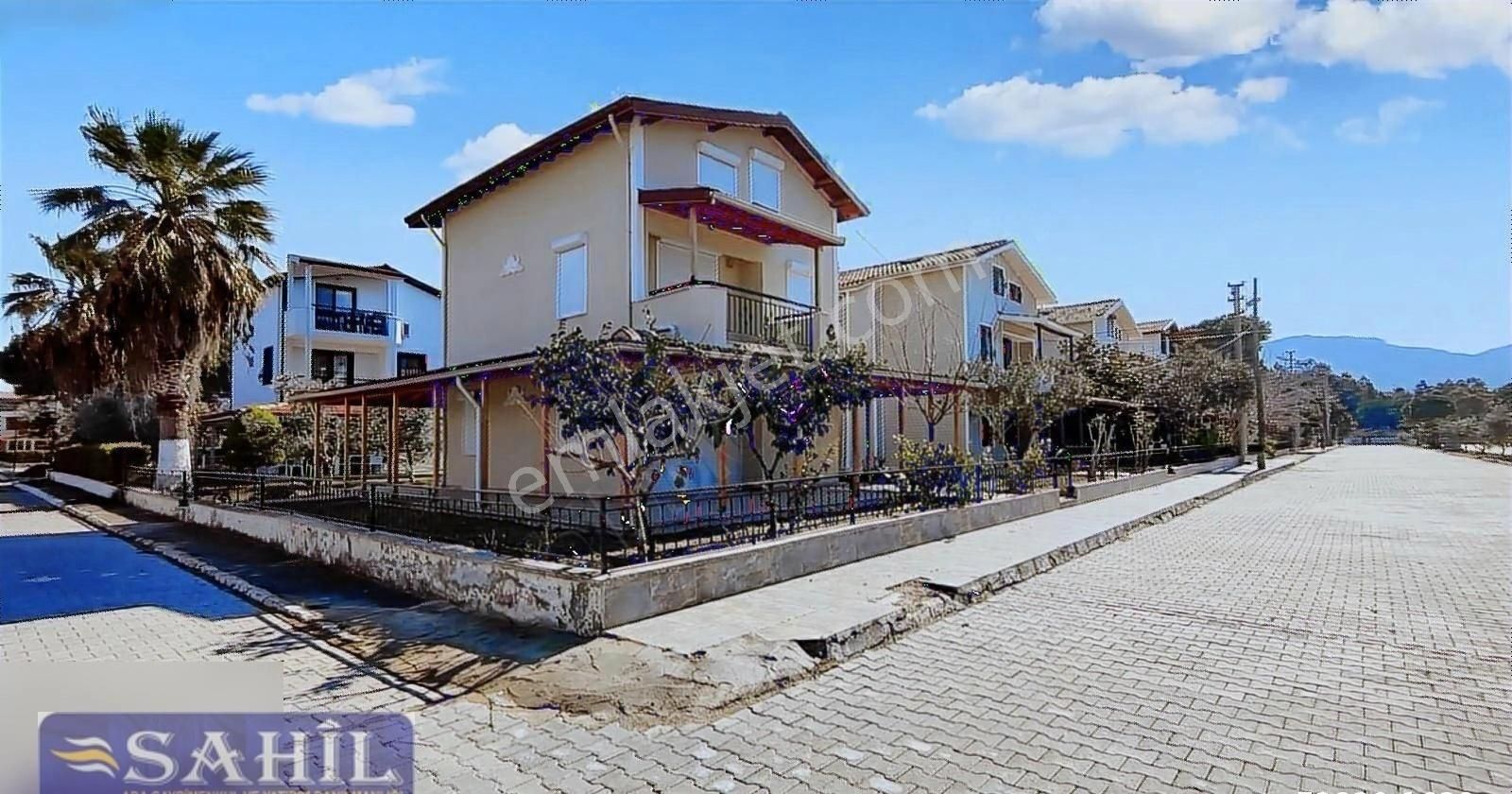 Kuşadası Davutlar Satılık Müstakil Ev Kuşadası Davutlar Satılık Denize 70 M 5+1 Tripleks Villa