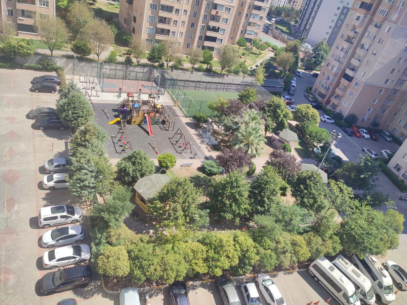 Beylikdüzü Adnan Kahveci Satılık Daire Beylikdüzü Güv. Sitede Ara Kat 2+1 110 M2 Krediye Uygun Deniz Manz.