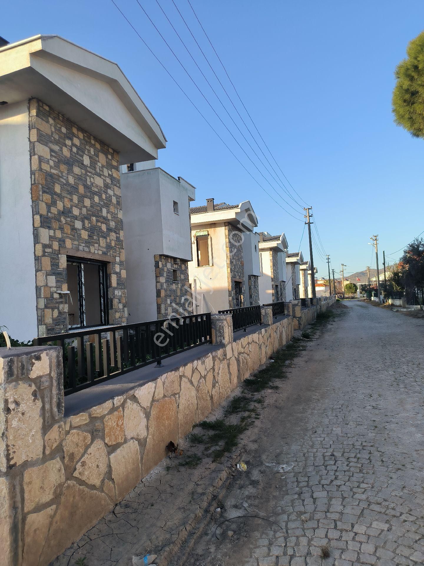Ays Den Salihlerde Satılık Villa - Görsel 2