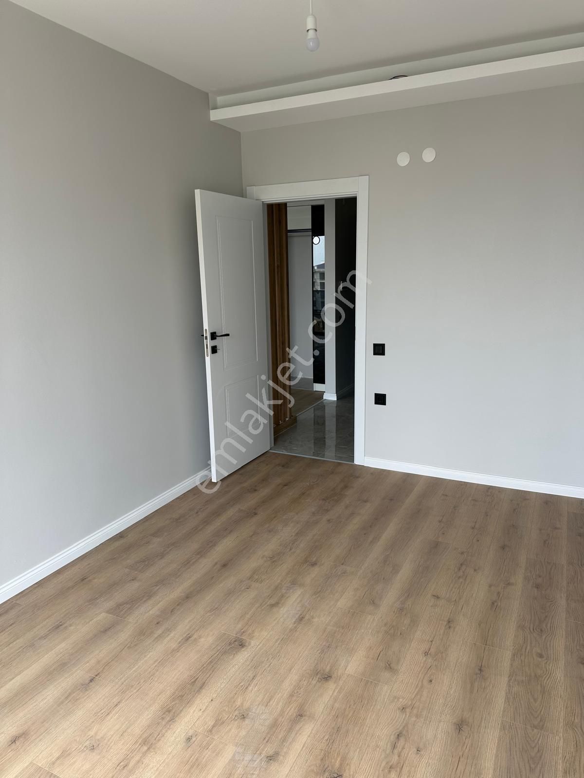 Truva'dan İstiklal'de Satılık 2+1 Tarzında 2 Balkonlu Lüks Daire - Görsel 16