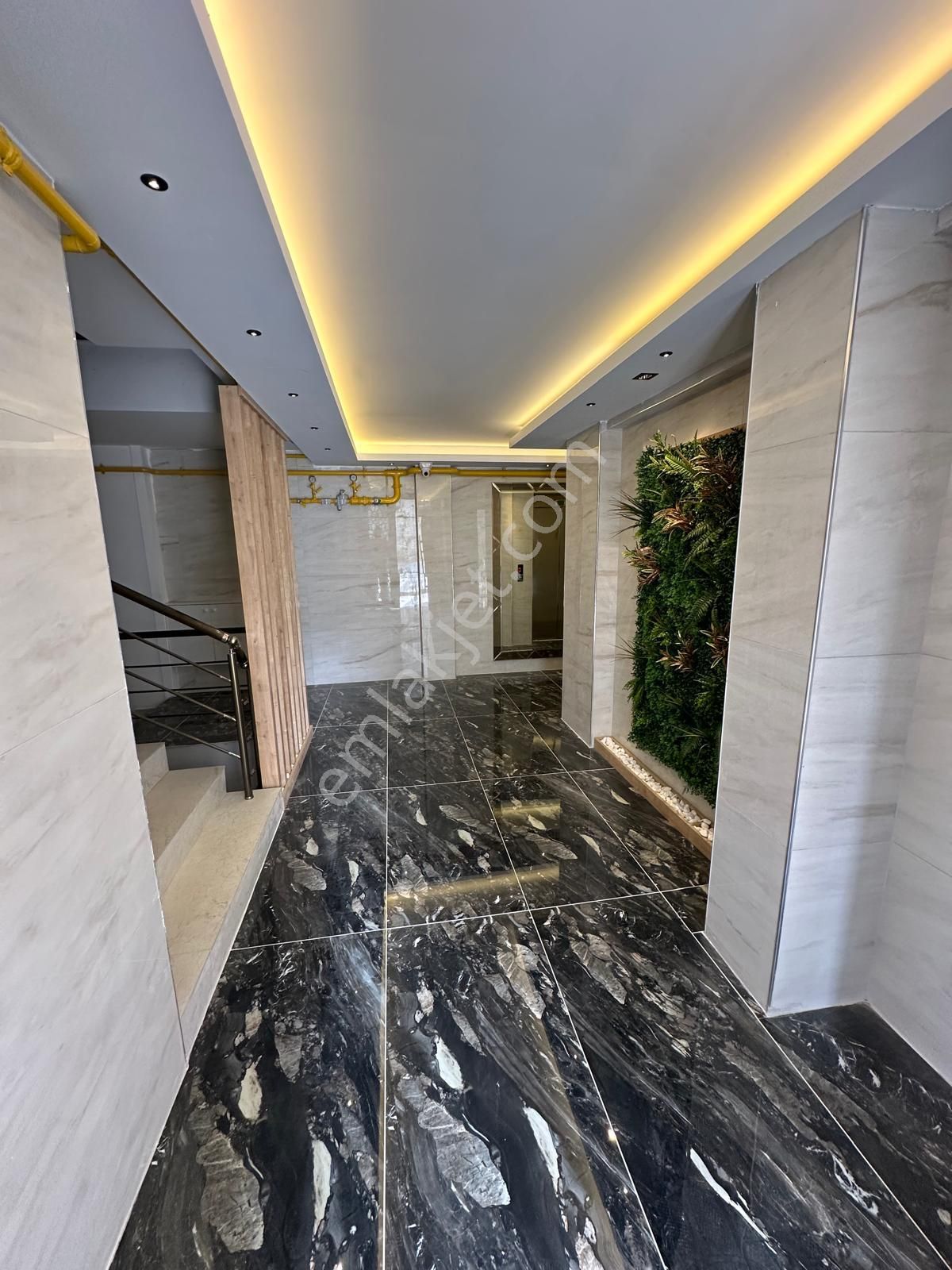 Truva'dan İstiklal'de Satılık 2+1 Tarzında 2 Balkonlu Lüks Daire - Görsel 4