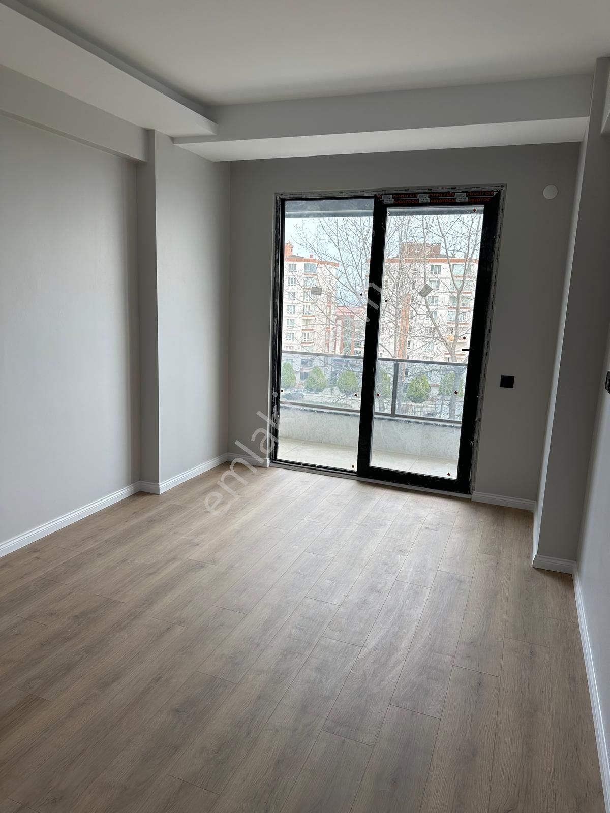 Truva'dan İstiklal'de Satılık 2+1 Tarzında 2 Balkonlu Lüks Daire - Görsel 15