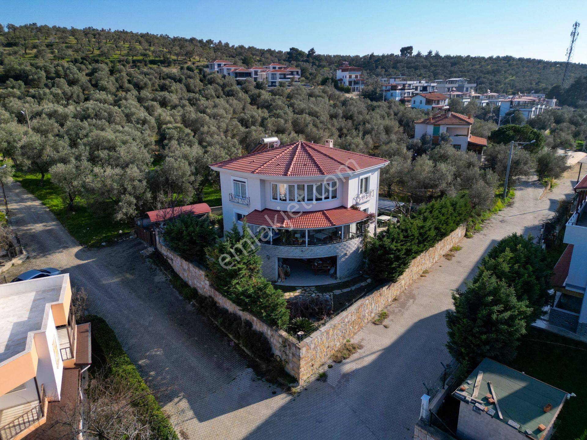Balıkesir Gömeç Deniz Manzaralı Satılık Villa 🏡 Gömeç Karaağaç'ta Satılık Deniz Manzaralı, Bahçeli Villa!🌊