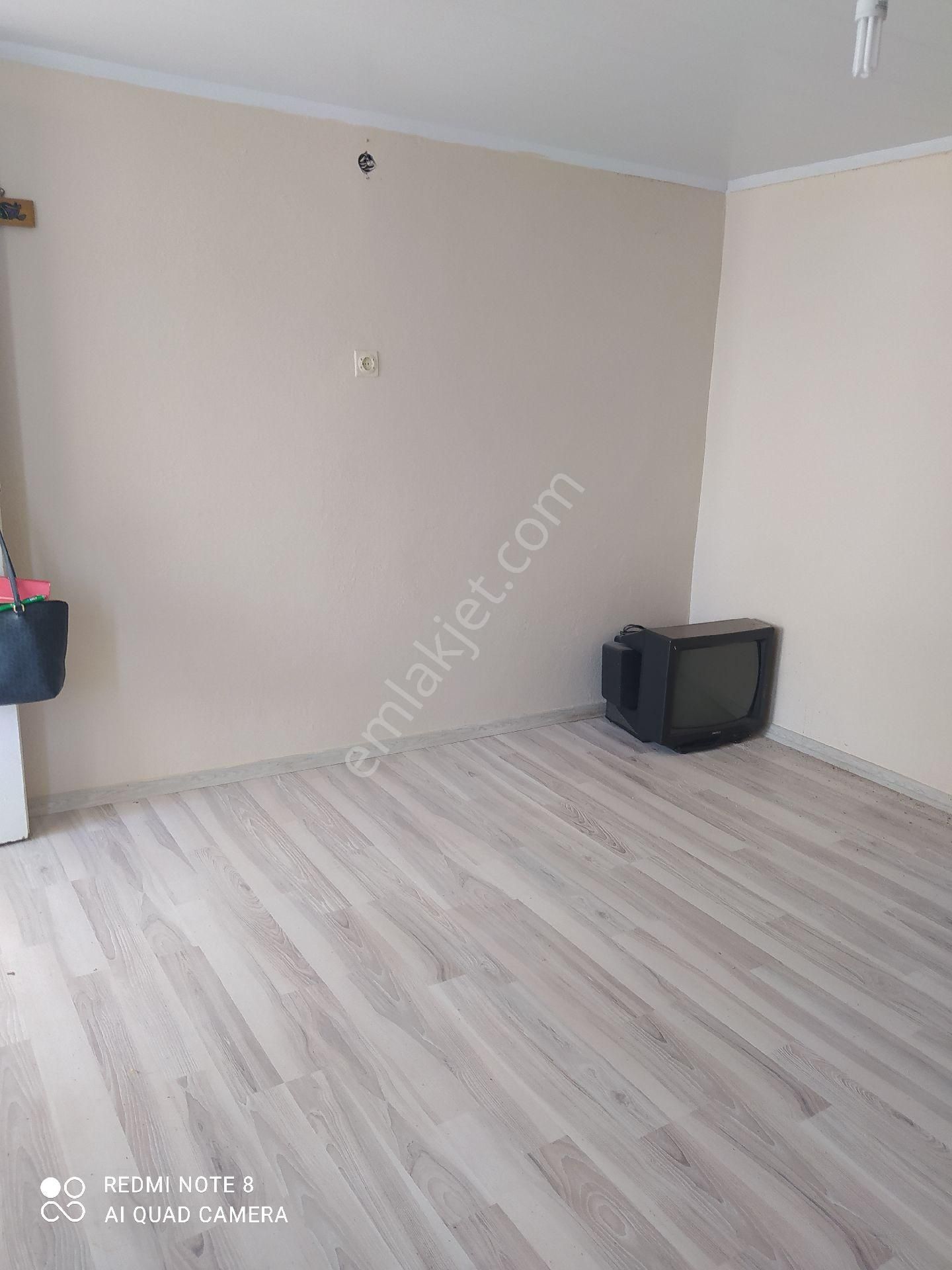 Pergamo Emlaktan Bergamaya Yakın Satılık Köy Evi - Görsel 9