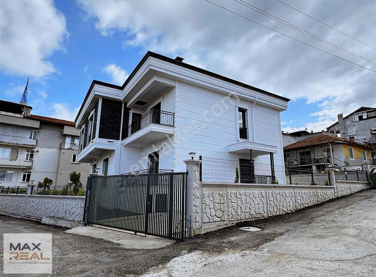 Merkezefendi Göveçlik Satılık Villa Max Real'den Göveçlik Bölgesi Lüks Villa