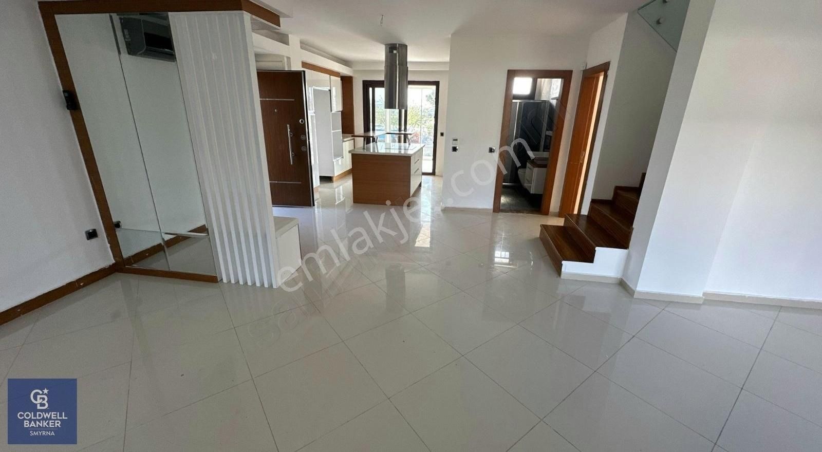 Çeşme Alaçatı Satılık Villa Alaçatı'da Butik Sitede Satılık 4+1 Villa