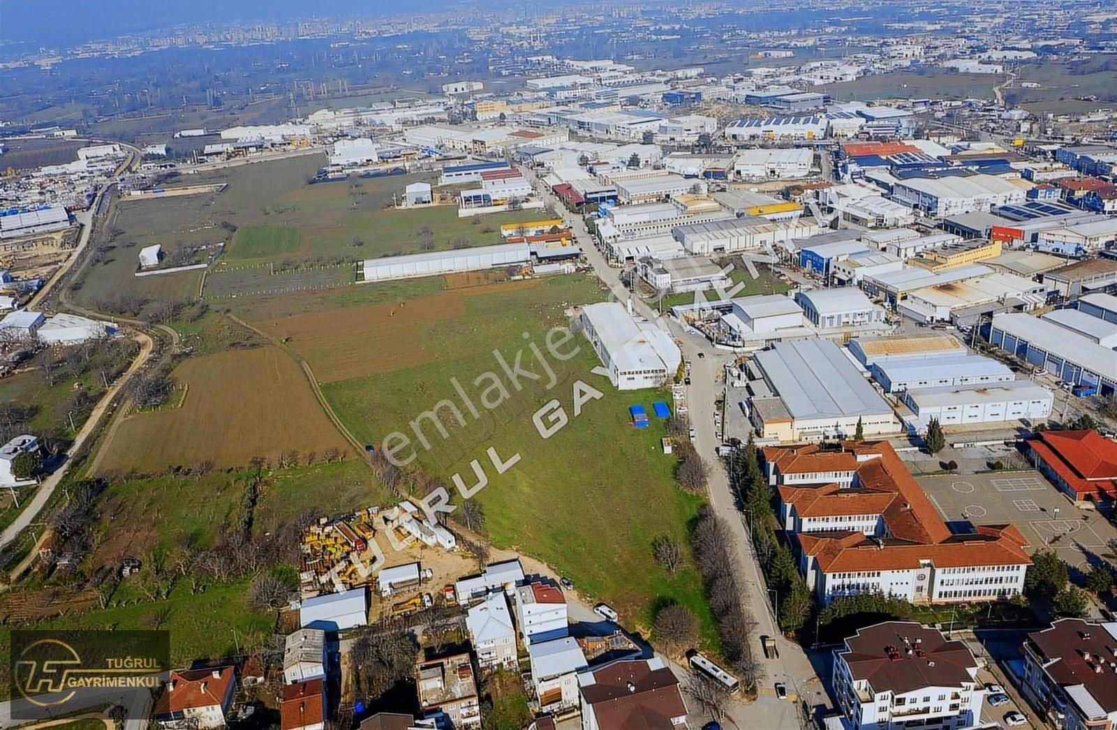 Çalı'da Sanayi Yanında Elektrik Ve Su Hazır Kiralık Arazi
