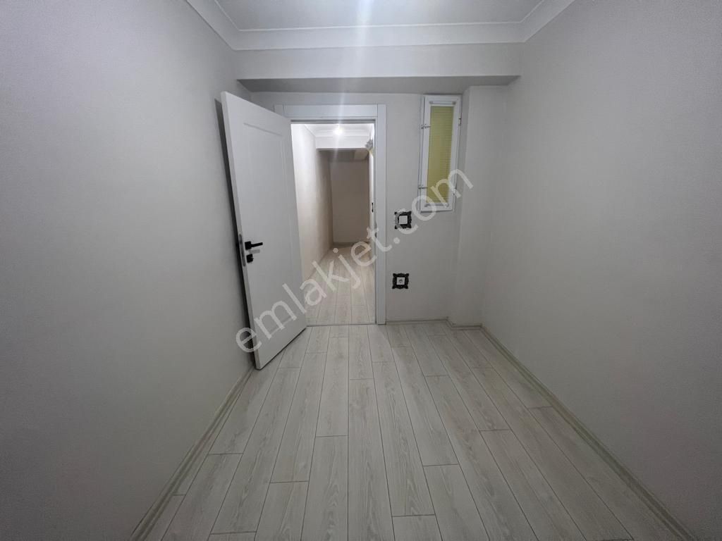 Üsküdar İcadiye Metroya Yakın Kiralık Daire İcadiye Mah. De Sıfır Binada Açık Bahçesi Olan Kiralık 82 M² 2+1 Ters Dubleks Daire [videolu İlan]