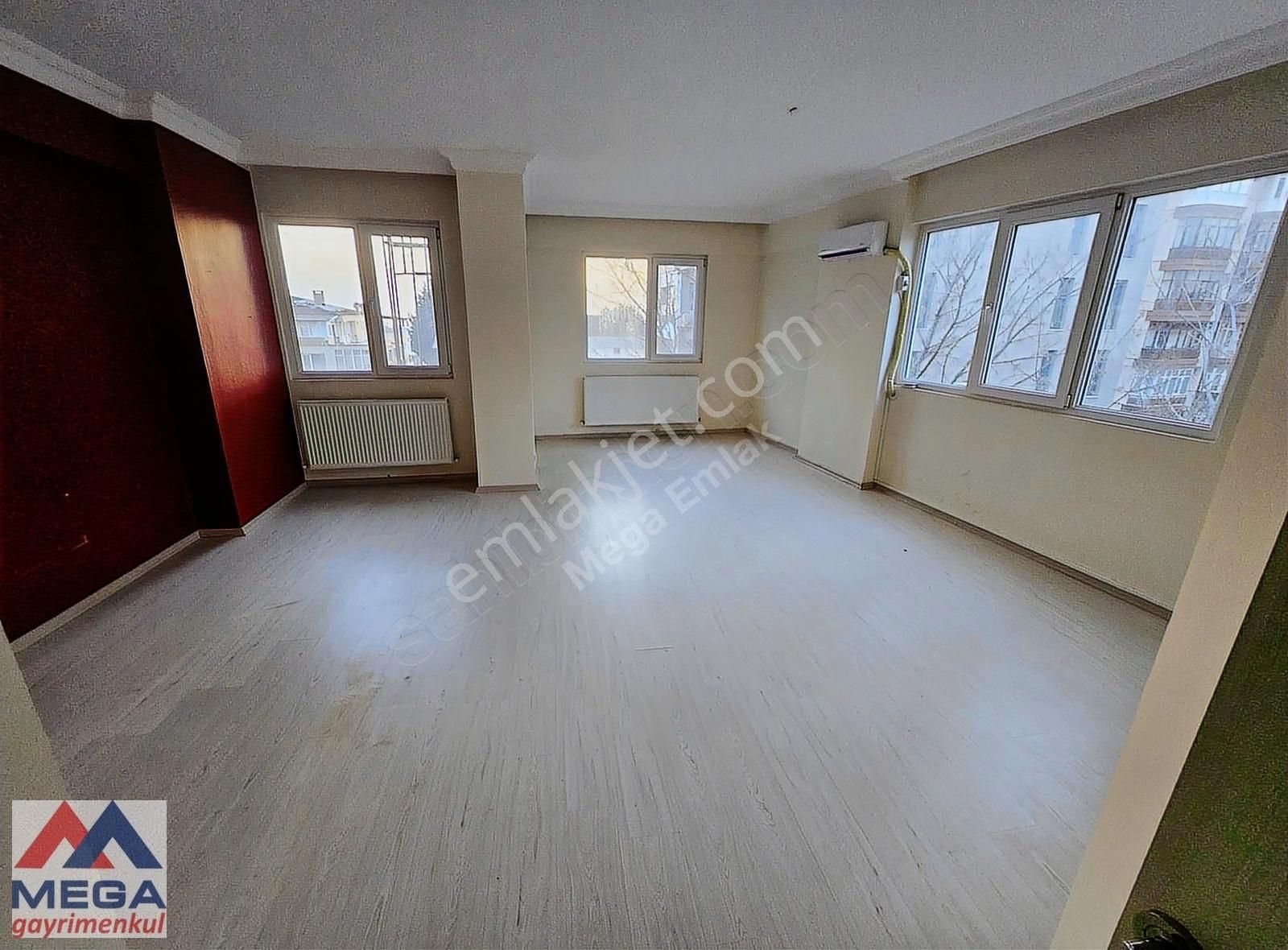 İstanbul Kadıköy Kiralık Apartman Dairesi Bağdat Caddesi Üzeri Marmaray İstasyonu Karşısında İdo Metro