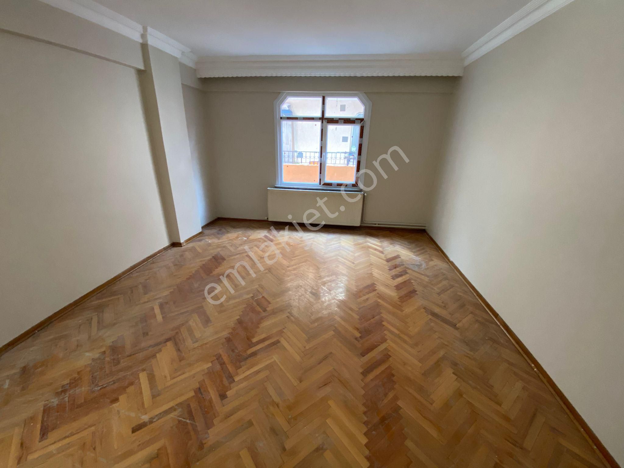 Bahçelievlerde Arsa Payı Oldukça Yüksek 160m2 Net 3+1 Asansörlü - Görsel 8