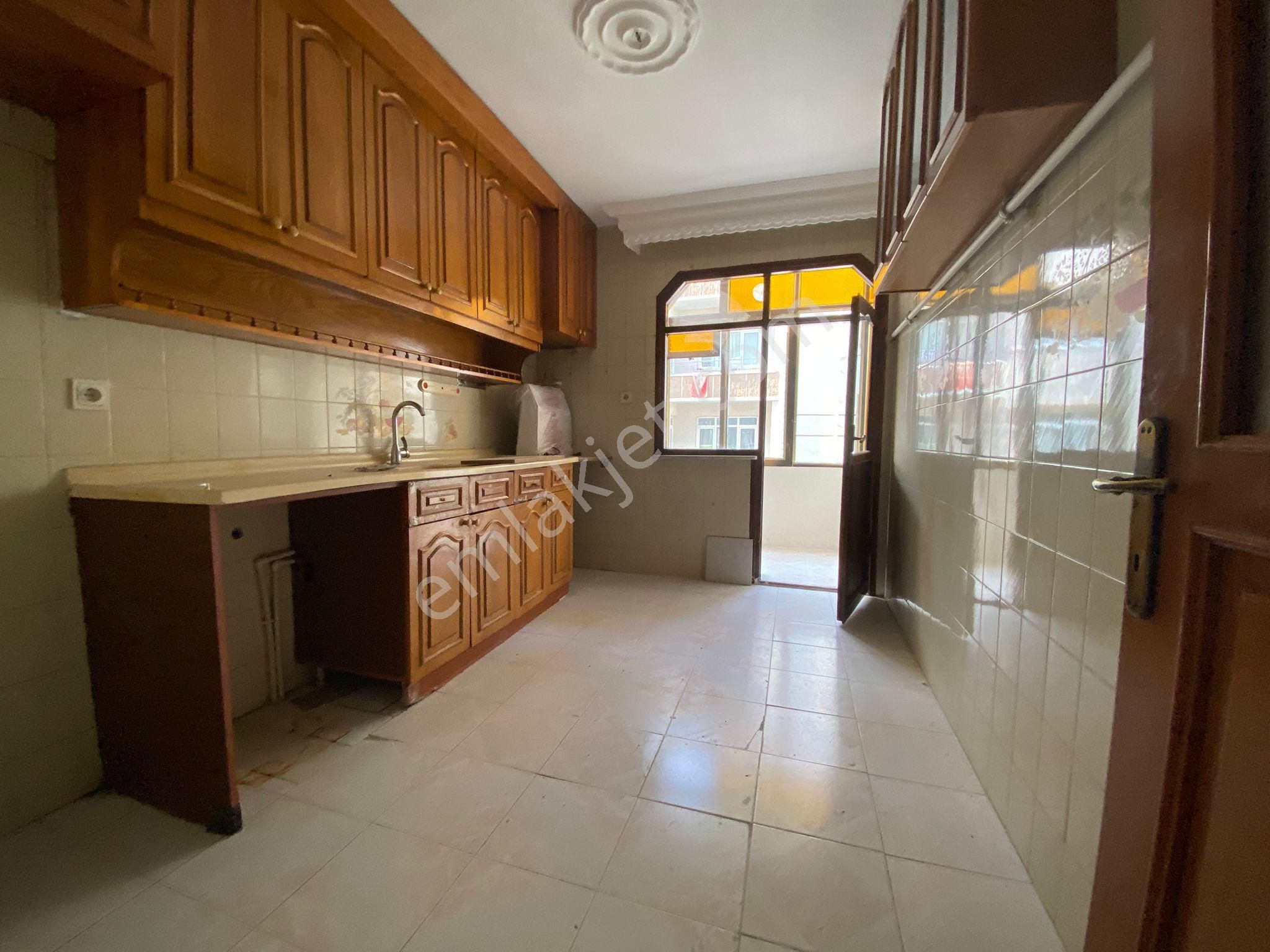 Bahçelievlerde Arsa Payı Oldukça Yüksek 160m2 Net 3+1 Asansörlü - Görsel 14