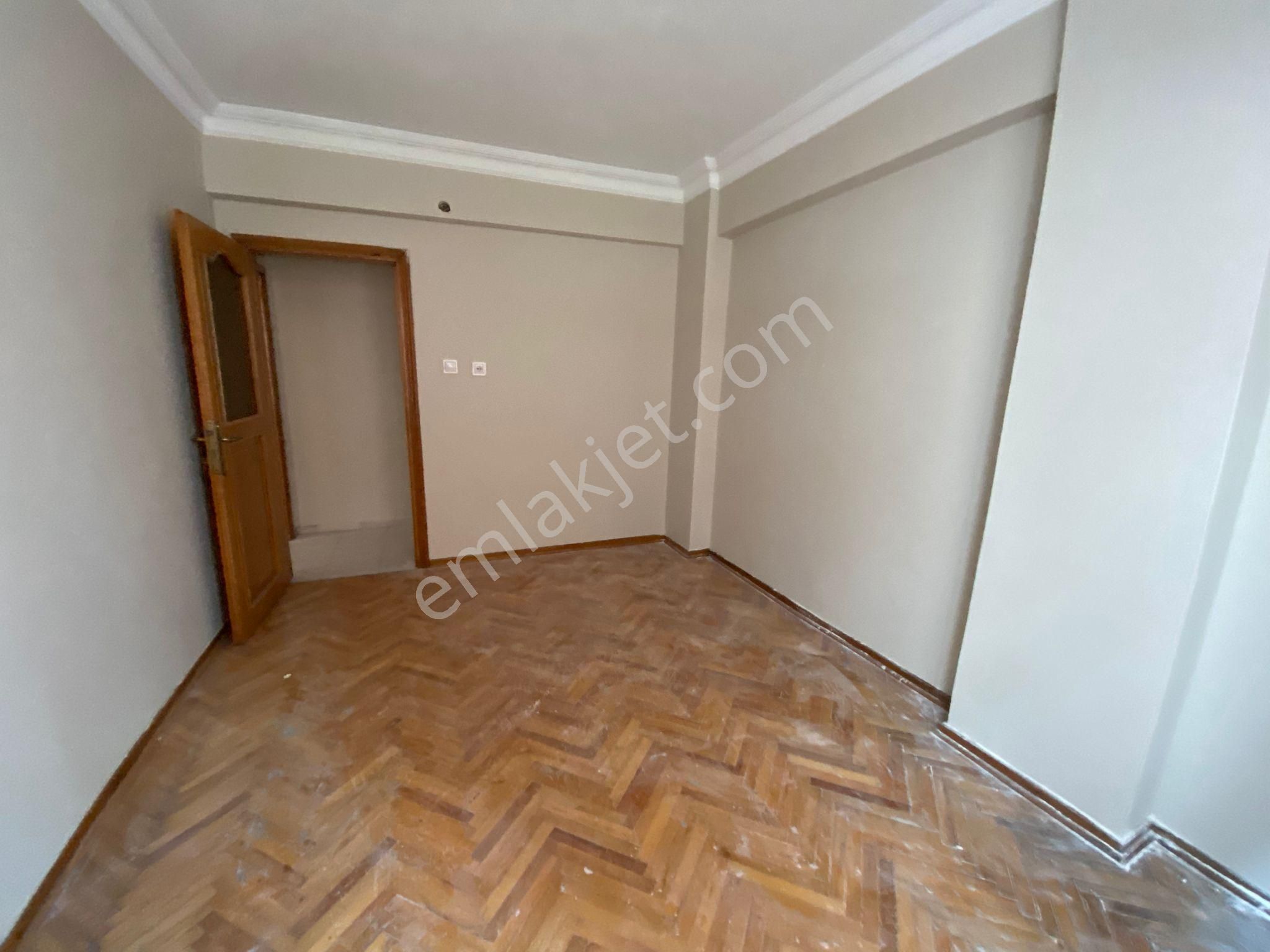 Bahçelievlerde Arsa Payı Oldukça Yüksek 160m2 Net 3+1 Asansörlü - Görsel 12