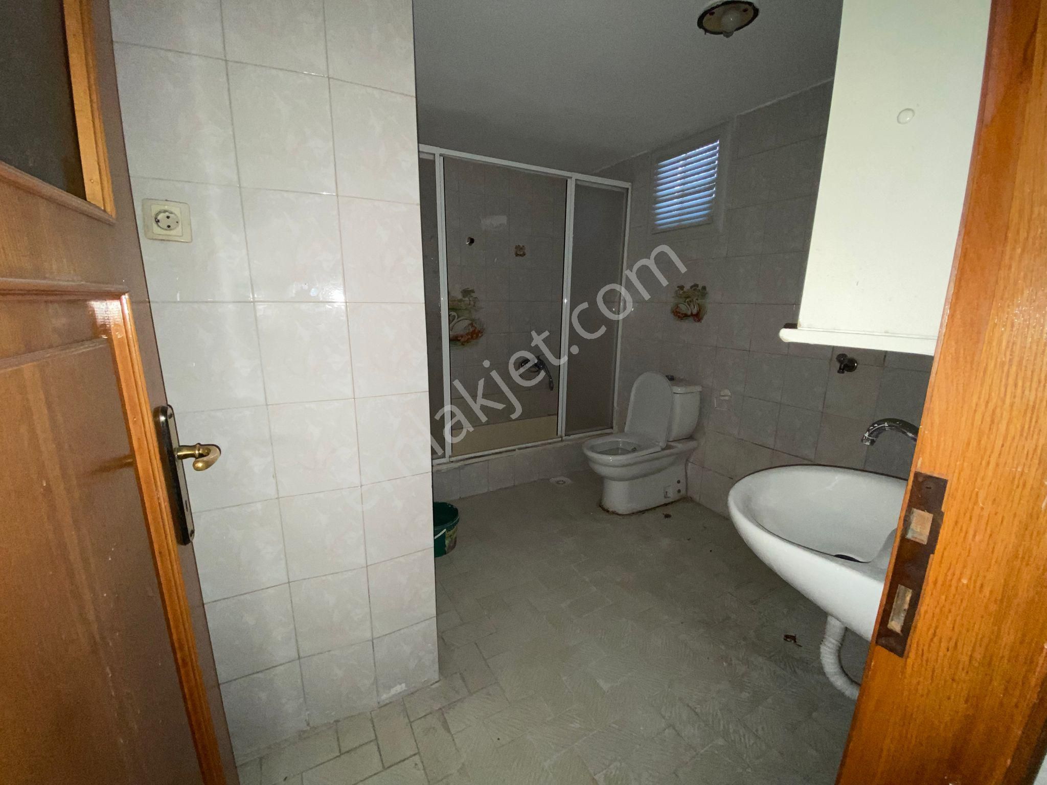 Bahçelievlerde Arsa Payı Oldukça Yüksek 160m2 Net 3+1 Asansörlü - Görsel 19