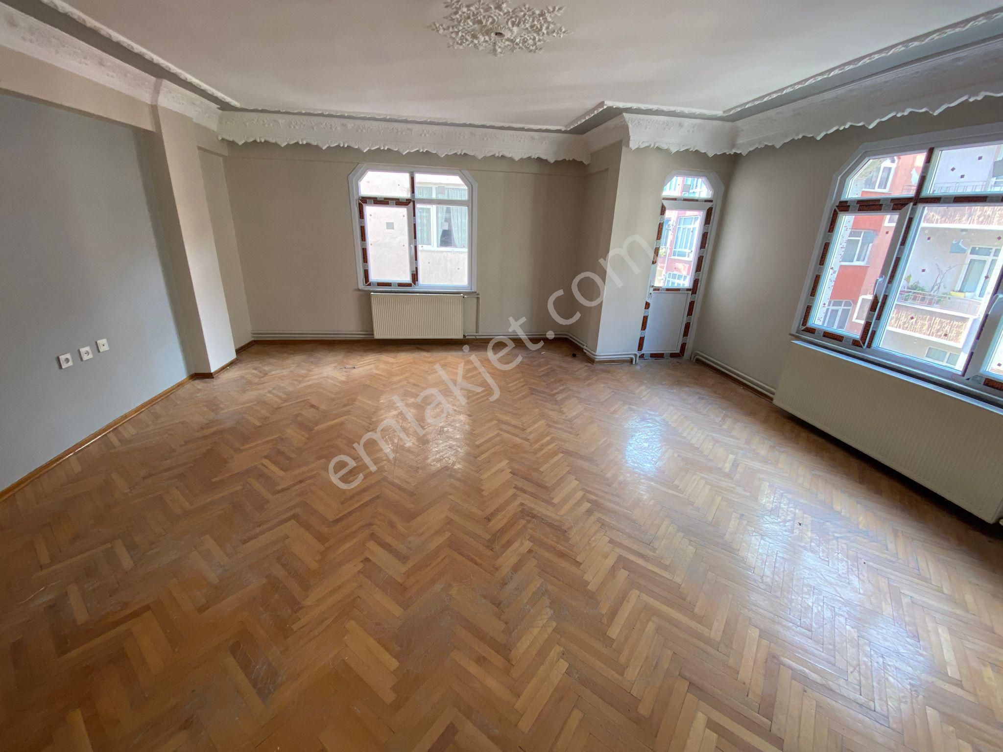 Bahçelievlerde Arsa Payı Oldukça Yüksek 160m2 Net 3+1 Asansörlü - Görsel 2