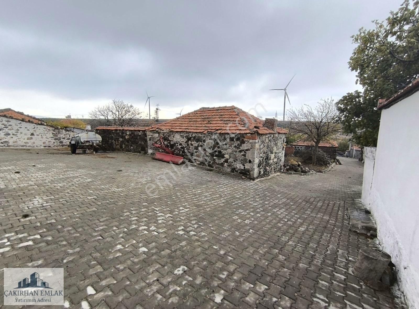 Kızıltepe Köy Merkezinde Satılık Avlulu Kargır Ev - Görsel 7