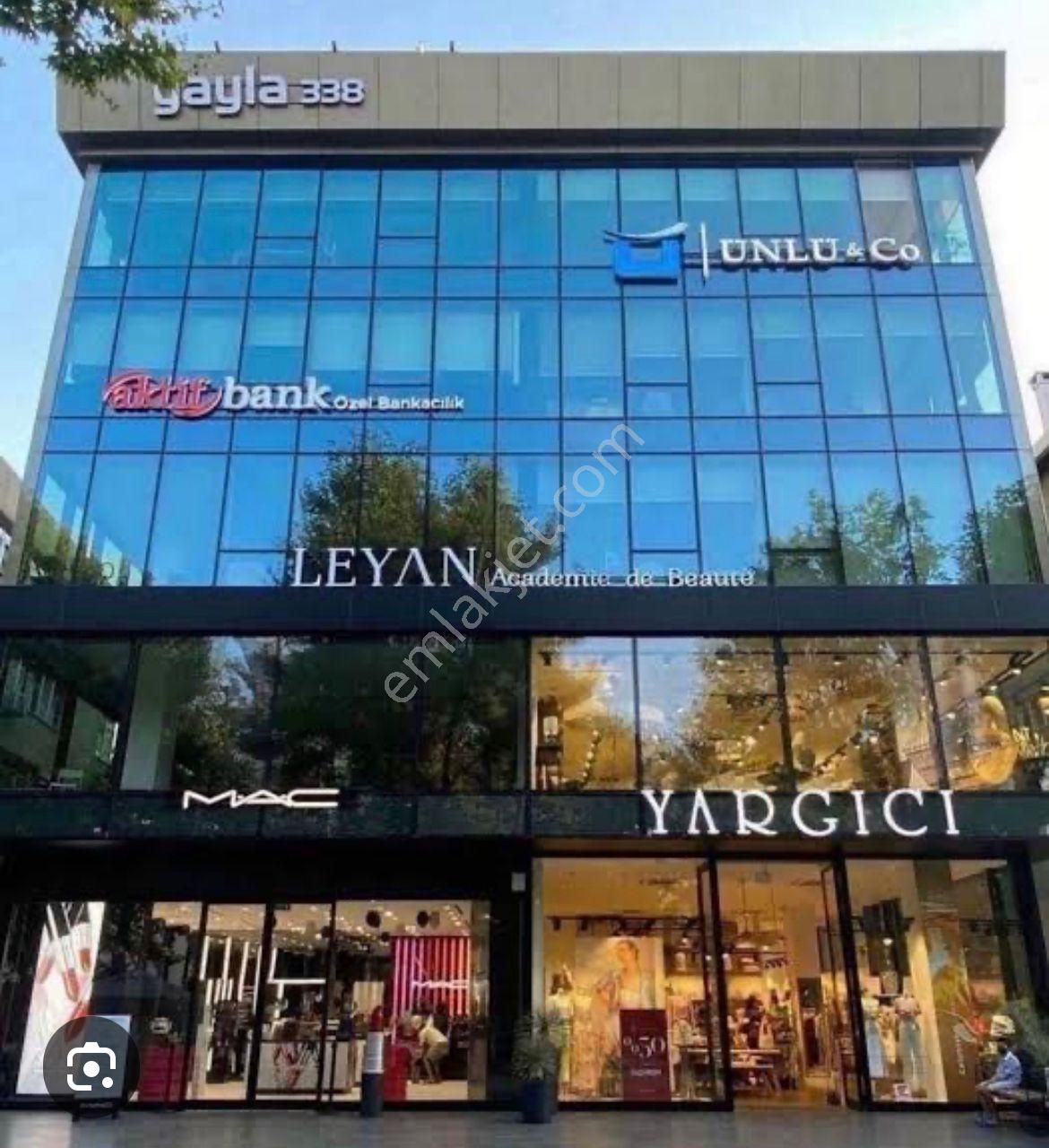 Kadıköy Caddebostan Kiralık Ofis Mutluol Proje'den Bağdat Caddesi Üzerinde Kiralık Dubleks Ofis