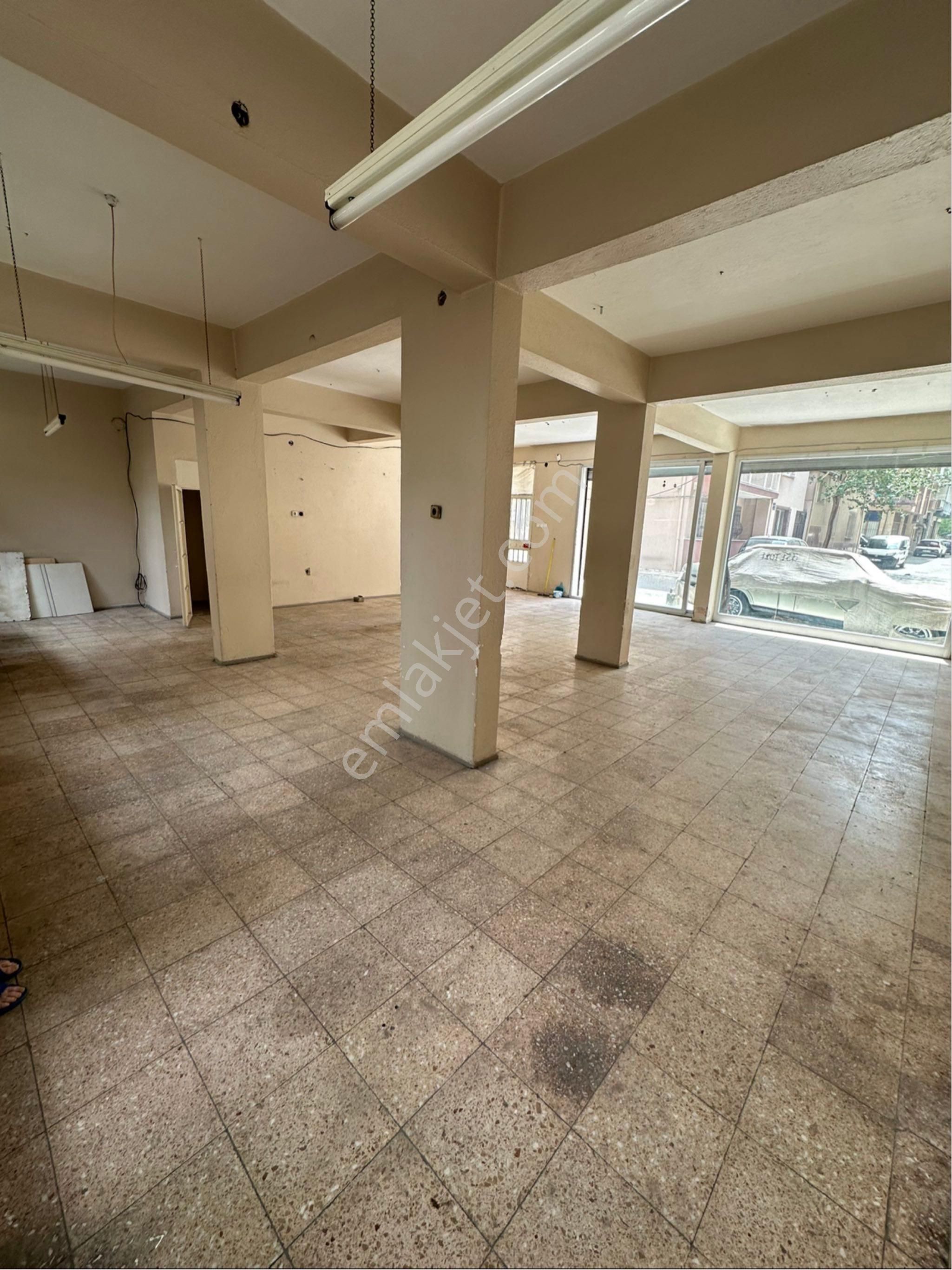 Kamil Tunca Caddesi Yakını 70 M2 Dükkan/depo