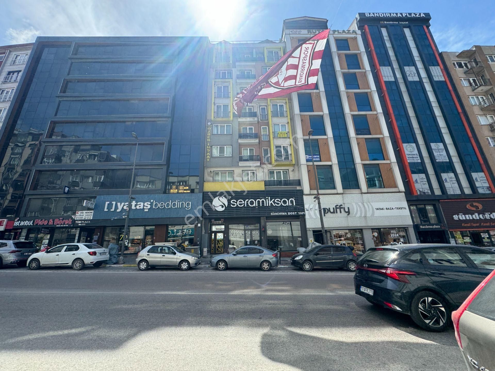 Atatürk Cad.üzerinde Full Eşyalı 1+1 Kiralık D.gazlı Daire