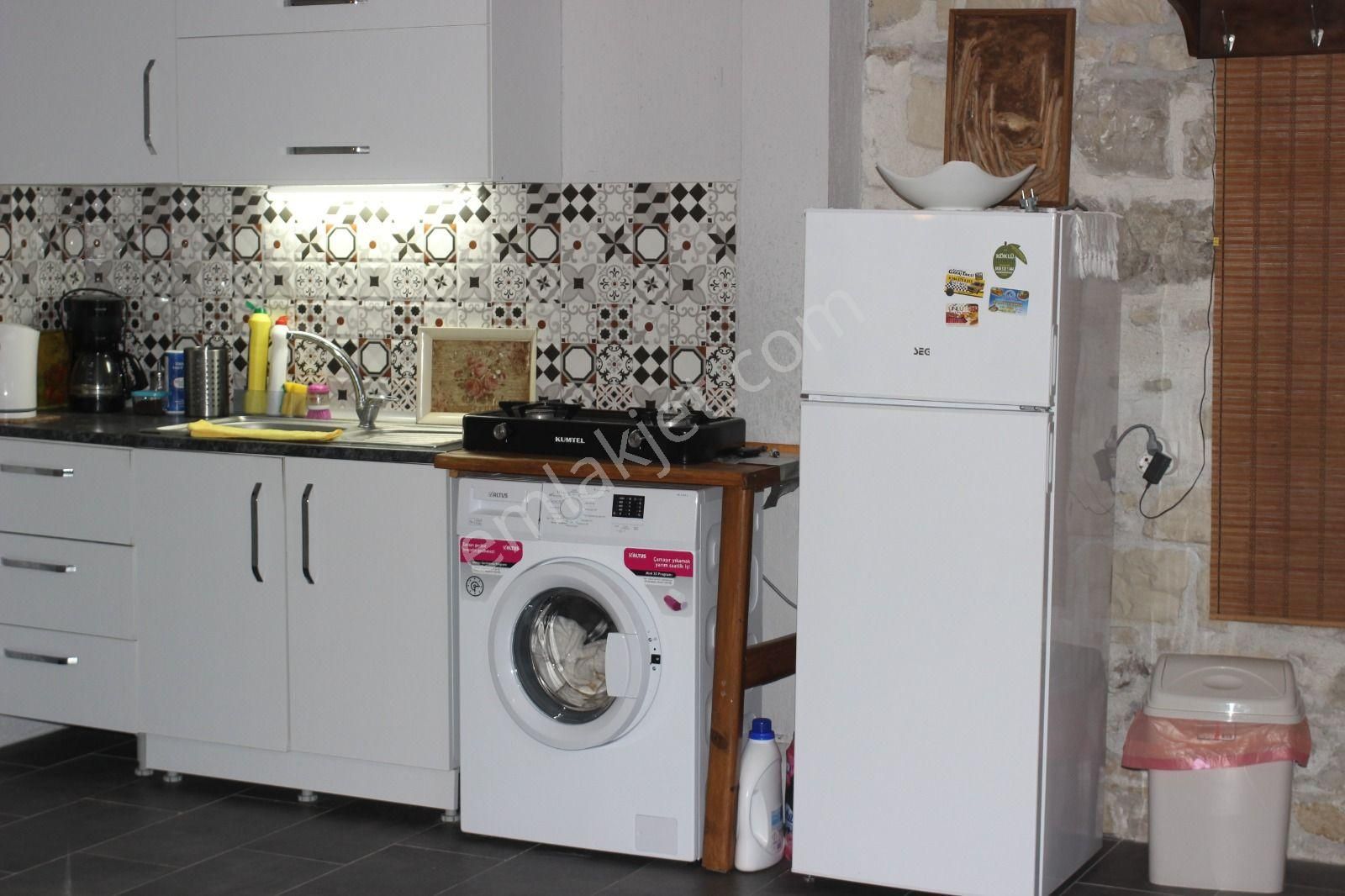 Premar Ayvada'dan Ayvalık Mutlu Köy’de Geniş Bahçeli Müstakil Taş Bina - Görsel 7