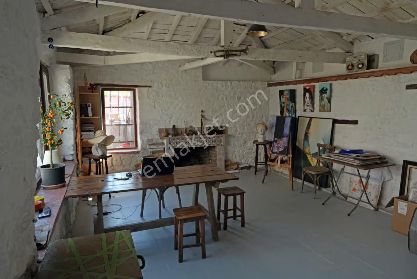 Premar Ayvada'dan Ayvalık Mutlu Köy’de Geniş Bahçeli Müstakil Taş Bina - Görsel 5