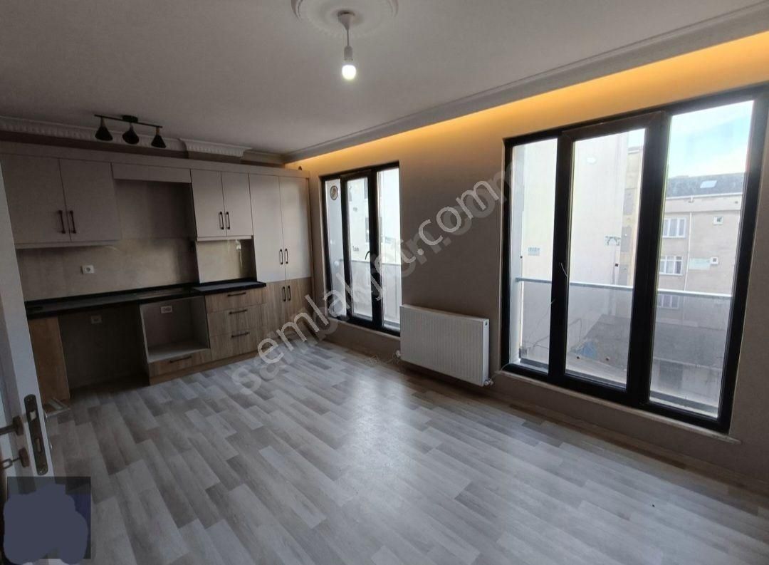 Demirkapıda Satılık 2+1 Daire (amerikan Mutfaklı)